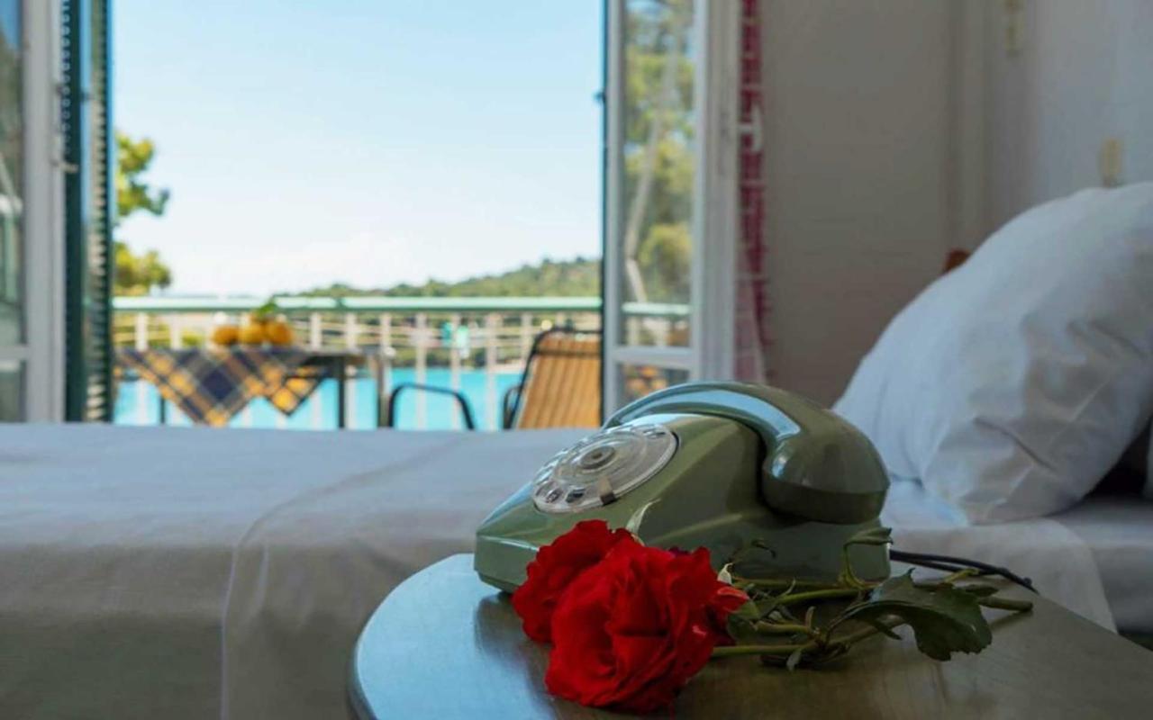 Ancora Hotel Poros Town エクステリア 写真
