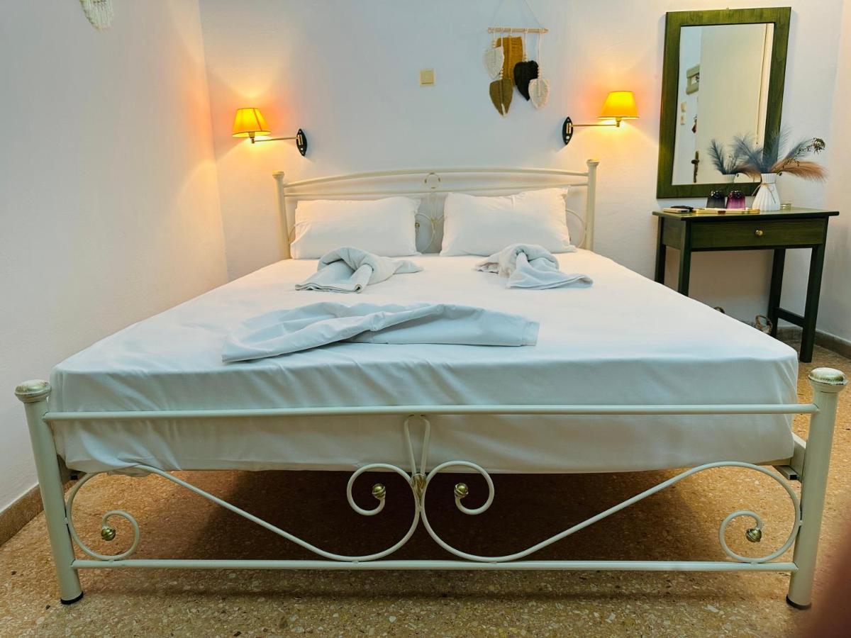 Ancora Hotel Poros Town エクステリア 写真
