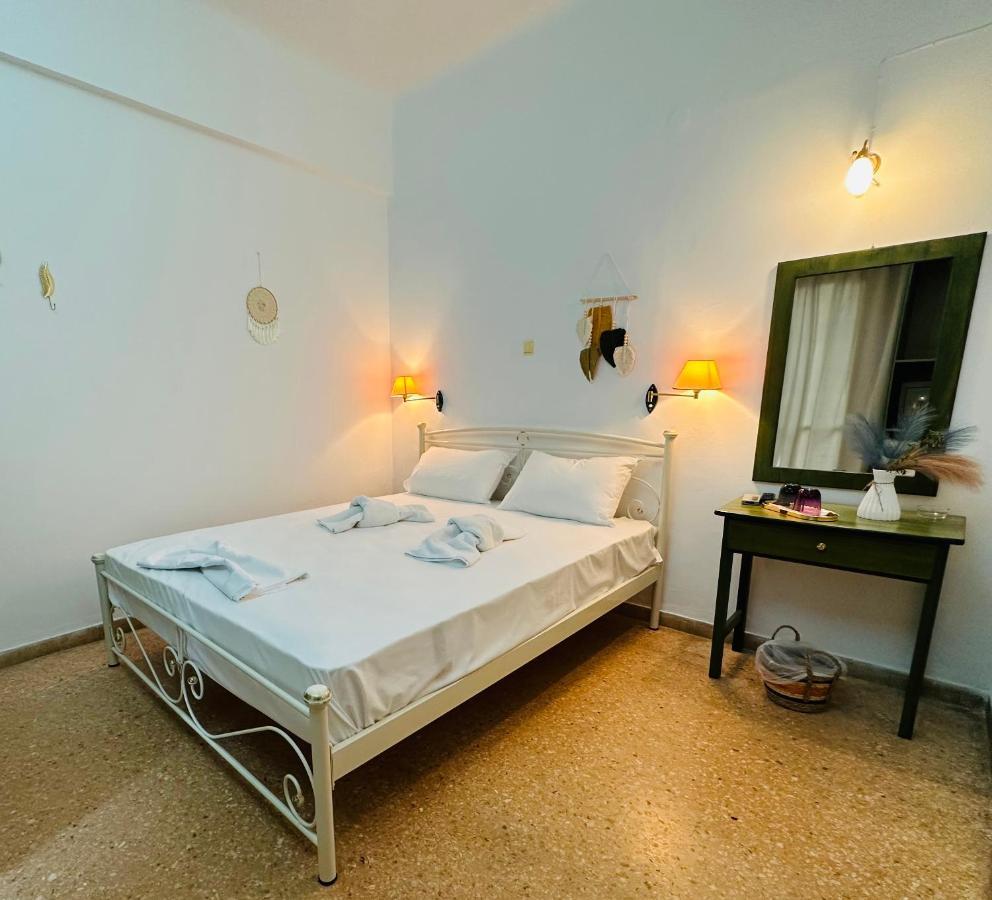 Ancora Hotel Poros Town エクステリア 写真
